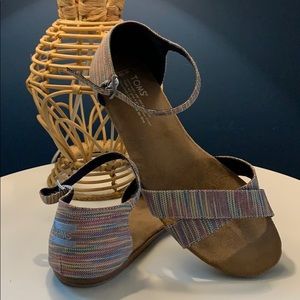 Toms sandals size 10